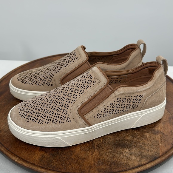 Vionic Shoes Wm 8.5M Kimmie Perforated Wheat Slip On Sneaker Casual Comfort - Picture 1 of 12
